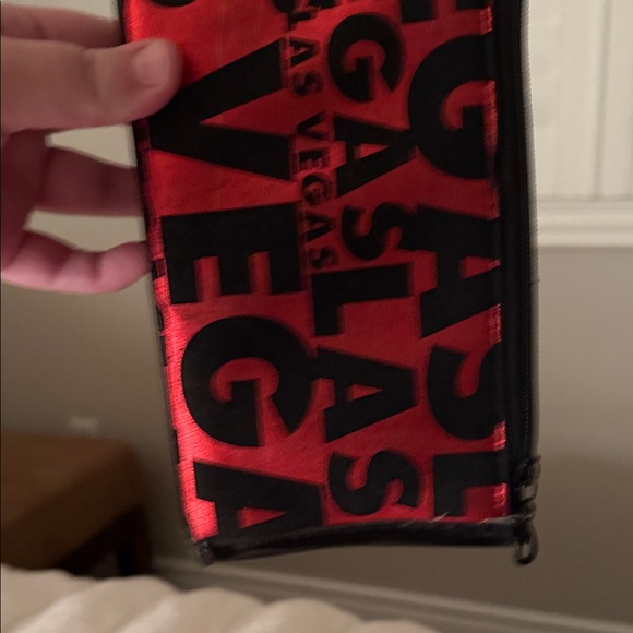 Red and Black Las Vegas Pouch - Picture 4 of 4